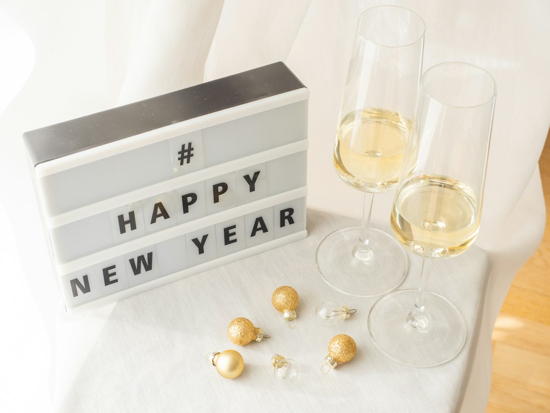 Gelukkig nieuwjaar met champagne: zo maak je er een feestelijk moment van