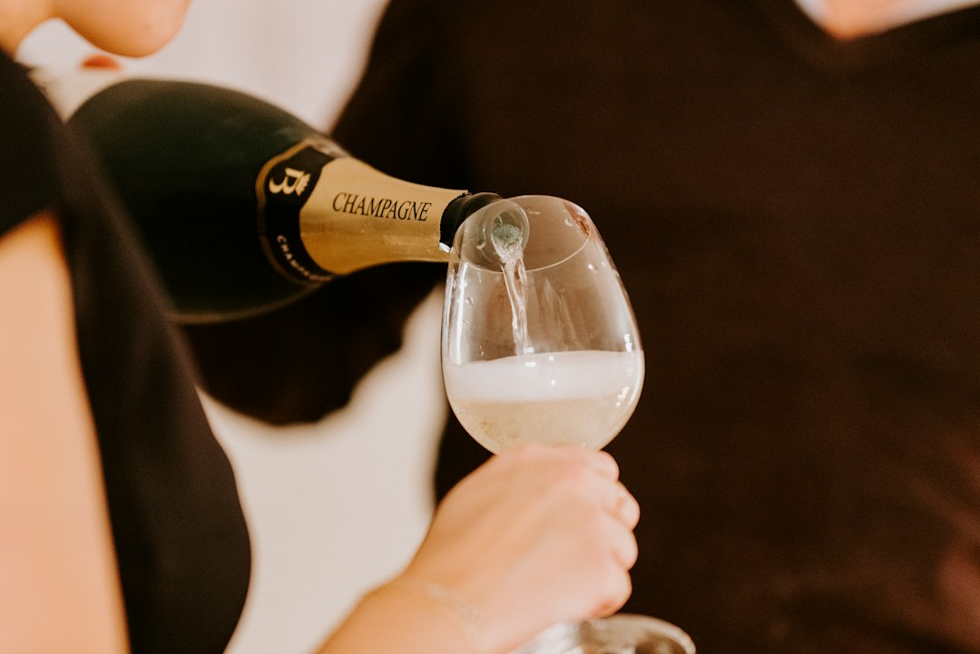 Champagneglazen graveren: zo maak je ze persoonlijk en uniek