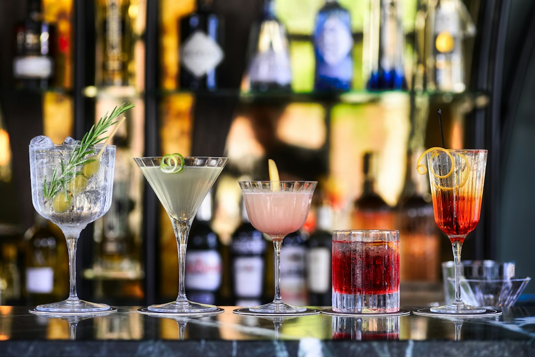 Wat is een aperitief? Uitleg, voorbeelden en tradities